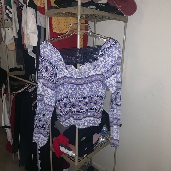 Blouse - Picture 2 of 3